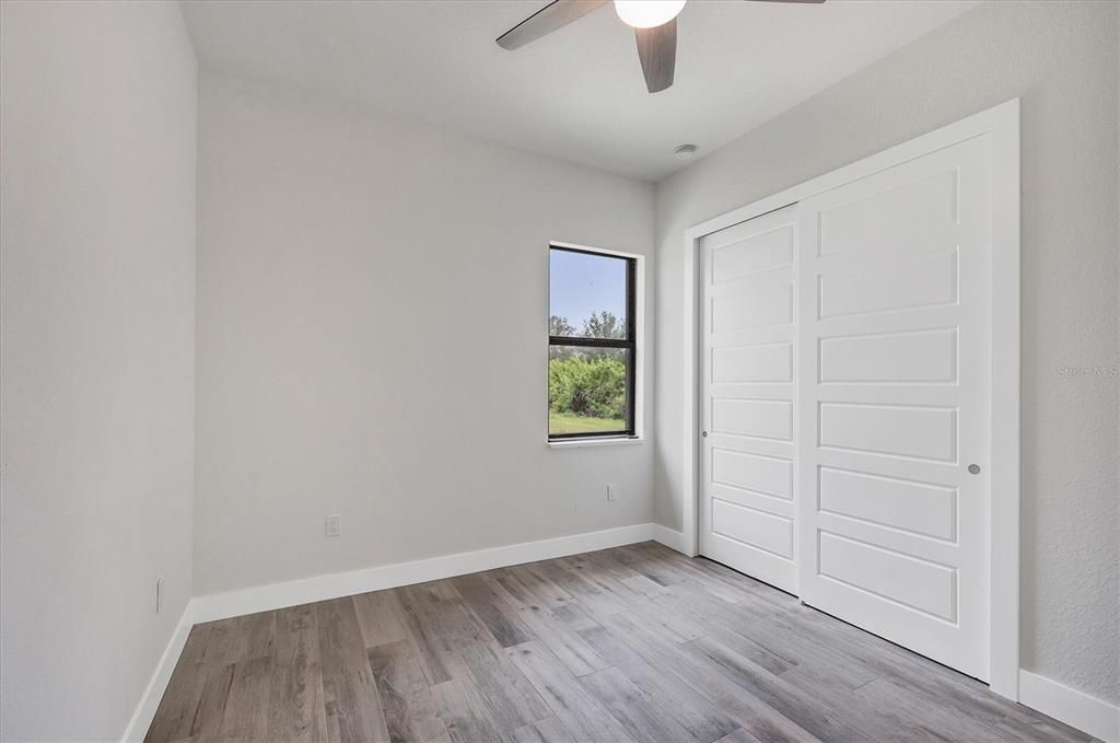 For Sale: $385,000 (3 beds, 2 baths, 1724 Square Feet)