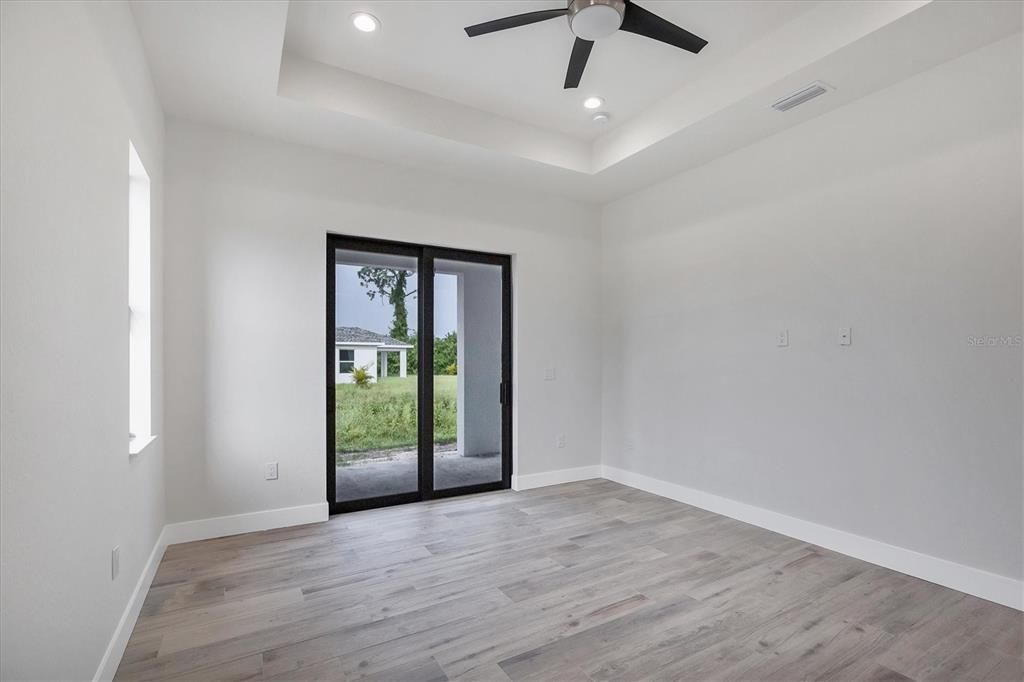 For Sale: $385,000 (3 beds, 2 baths, 1724 Square Feet)
