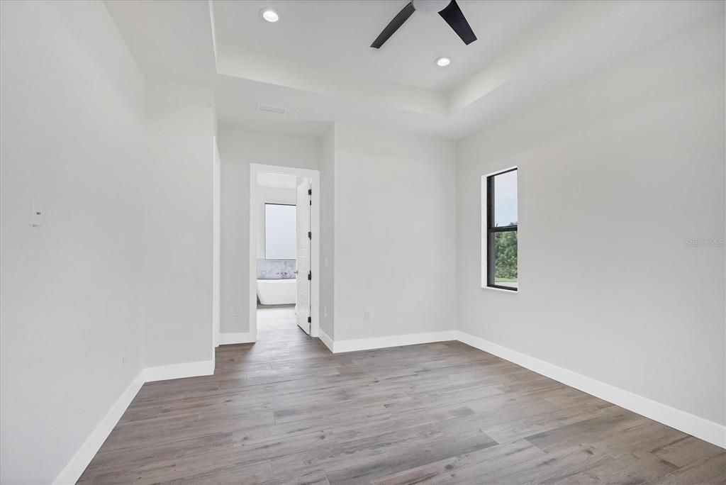 For Sale: $385,000 (3 beds, 2 baths, 1724 Square Feet)
