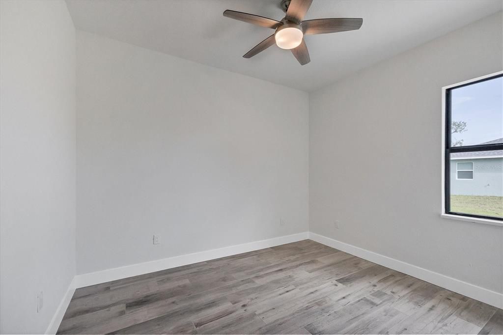 For Sale: $385,000 (3 beds, 2 baths, 1724 Square Feet)