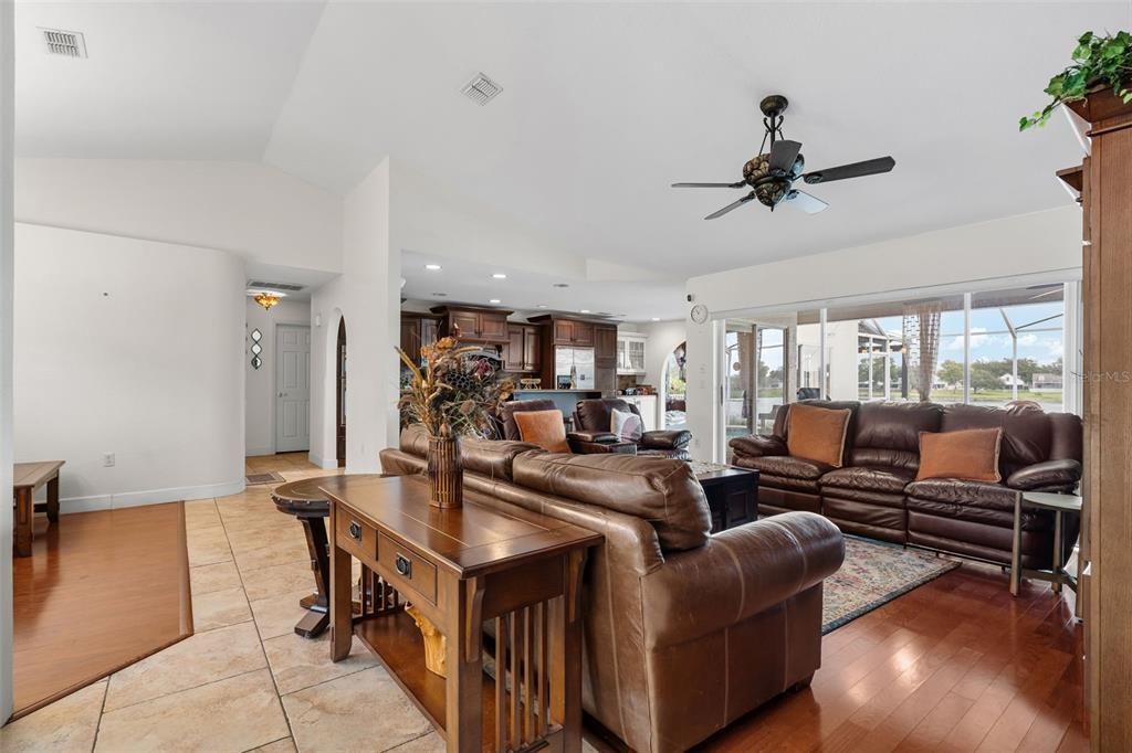 For Sale: $565,000 (3 beds, 2 baths, 2199 Square Feet)