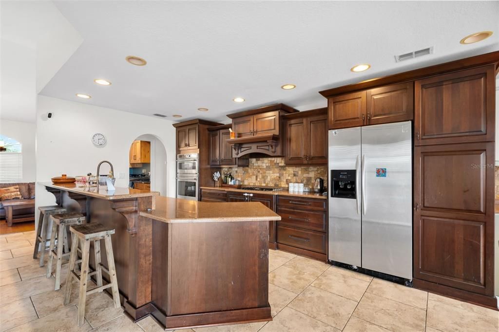For Sale: $565,000 (3 beds, 2 baths, 2199 Square Feet)