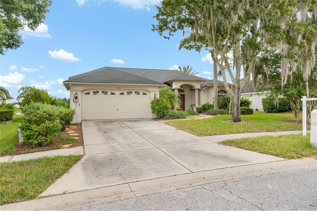 For Sale: $565,000 (3 beds, 2 baths, 2199 Square Feet)