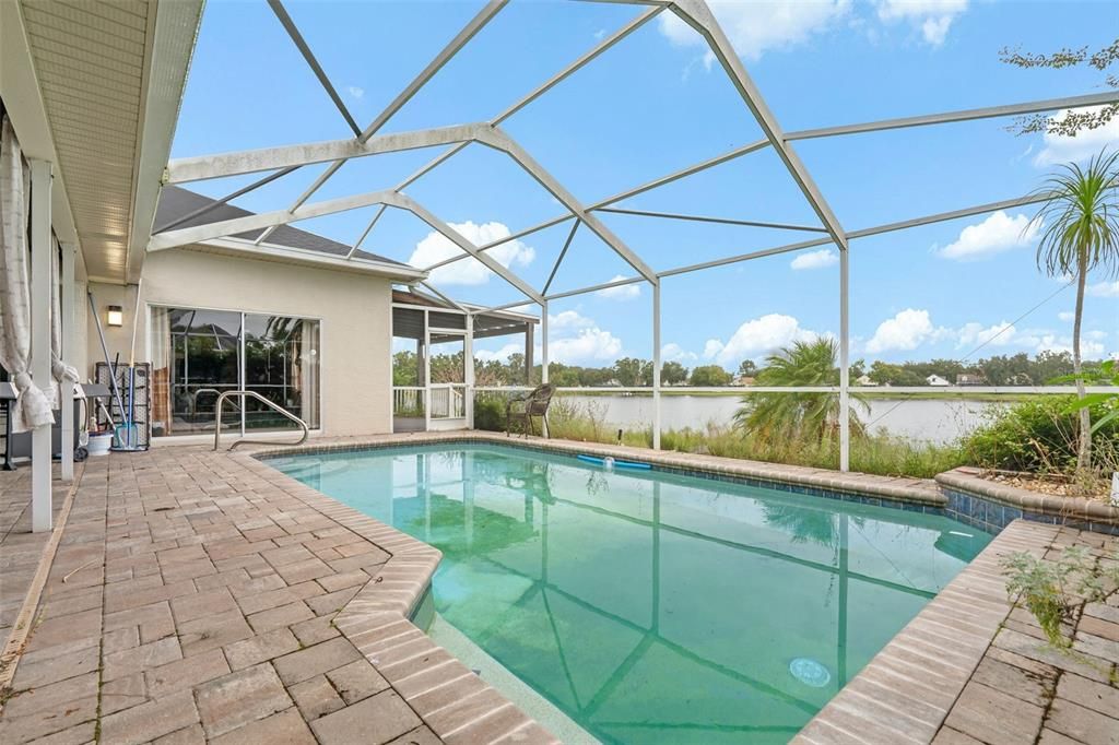 For Sale: $565,000 (3 beds, 2 baths, 2199 Square Feet)