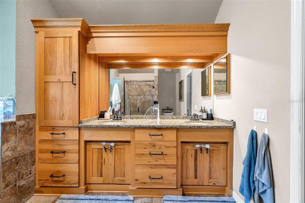 For Sale: $565,000 (3 beds, 2 baths, 2199 Square Feet)