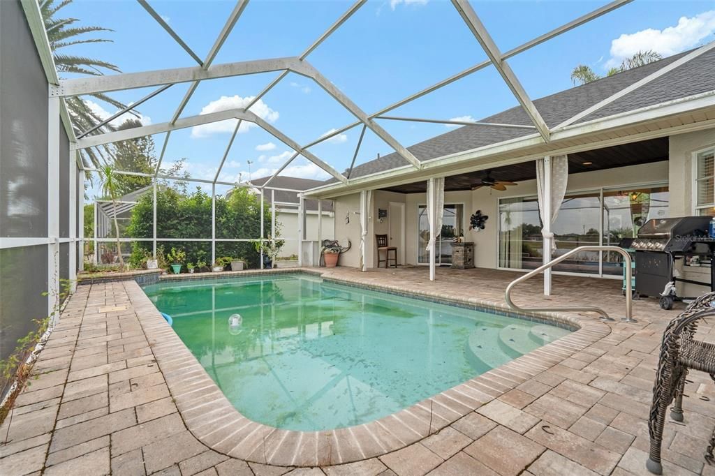 For Sale: $565,000 (3 beds, 2 baths, 2199 Square Feet)