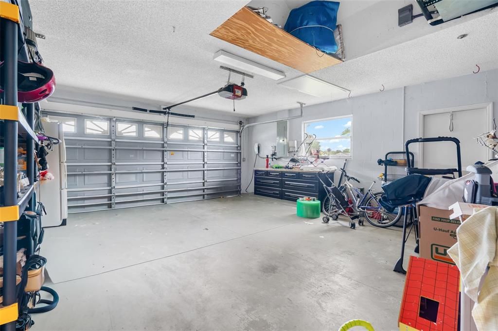 For Sale: $565,000 (3 beds, 2 baths, 2199 Square Feet)