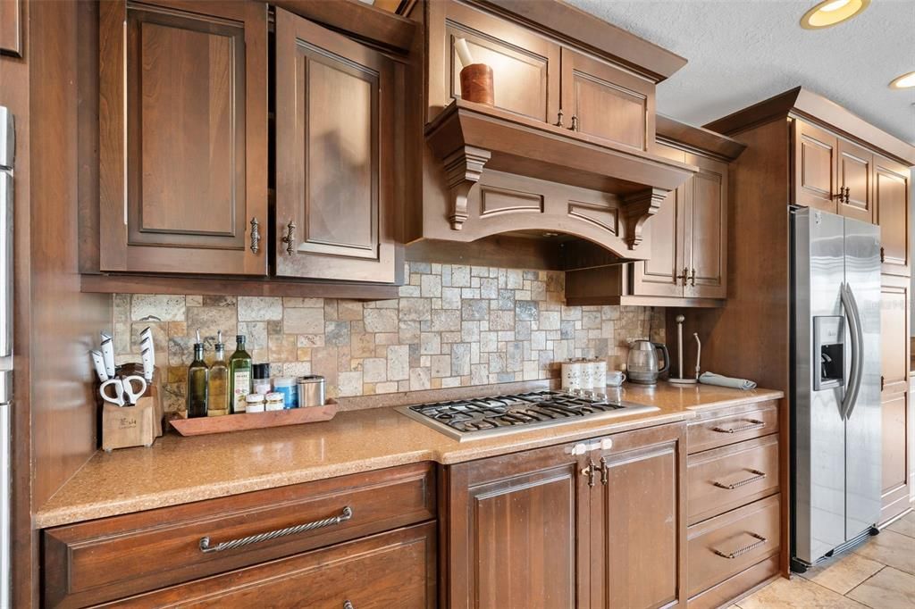 For Sale: $565,000 (3 beds, 2 baths, 2199 Square Feet)