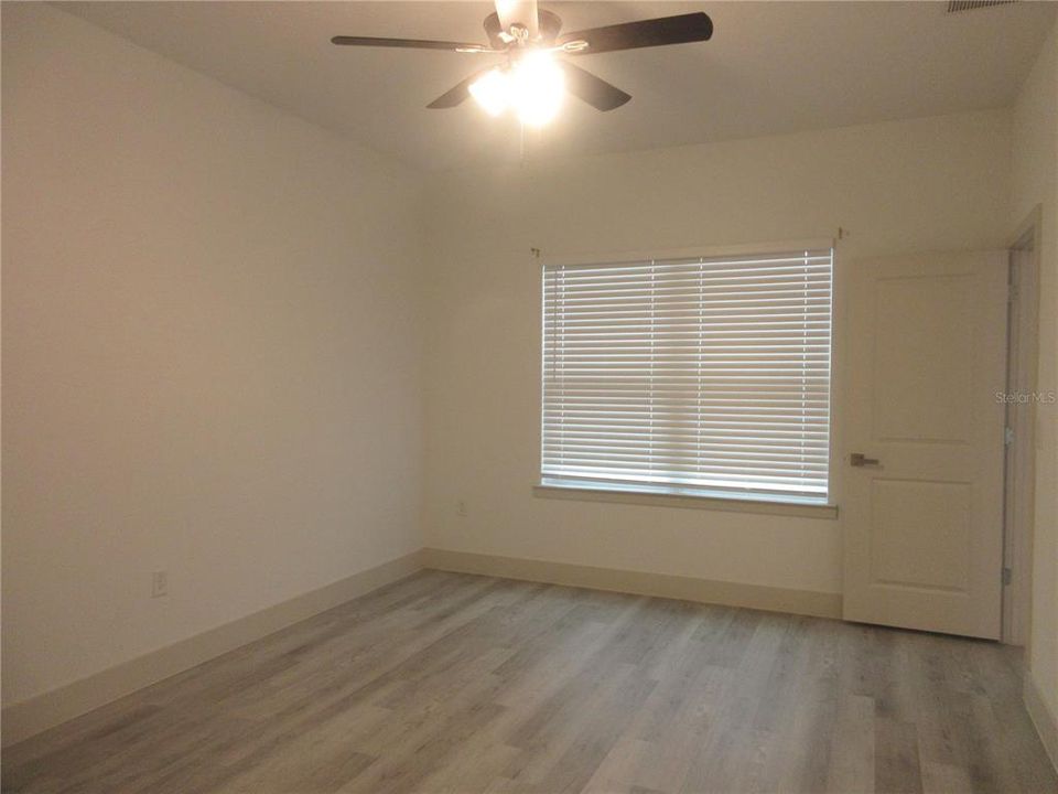 В аренду: $1,800 (4 спален, 2 ванн, 1533 Квадратных фут)