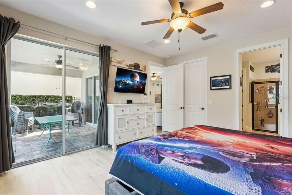 For Sale: $650,000 (6 beds, 6 baths, 3317 Square Feet)