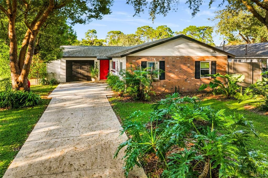 For Sale: $349,000 (3 beds, 2 baths, 1280 Square Feet)