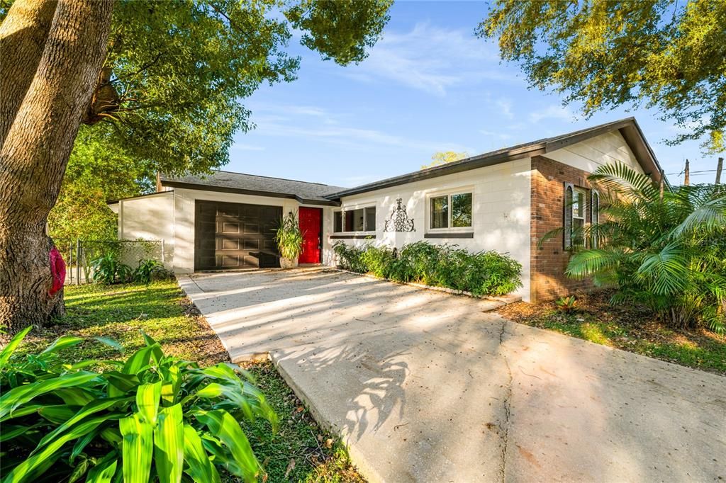 For Sale: $349,000 (3 beds, 2 baths, 1280 Square Feet)