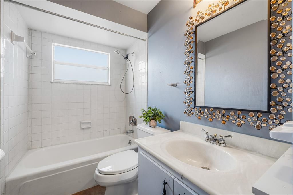 For Sale: $349,000 (3 beds, 2 baths, 1280 Square Feet)