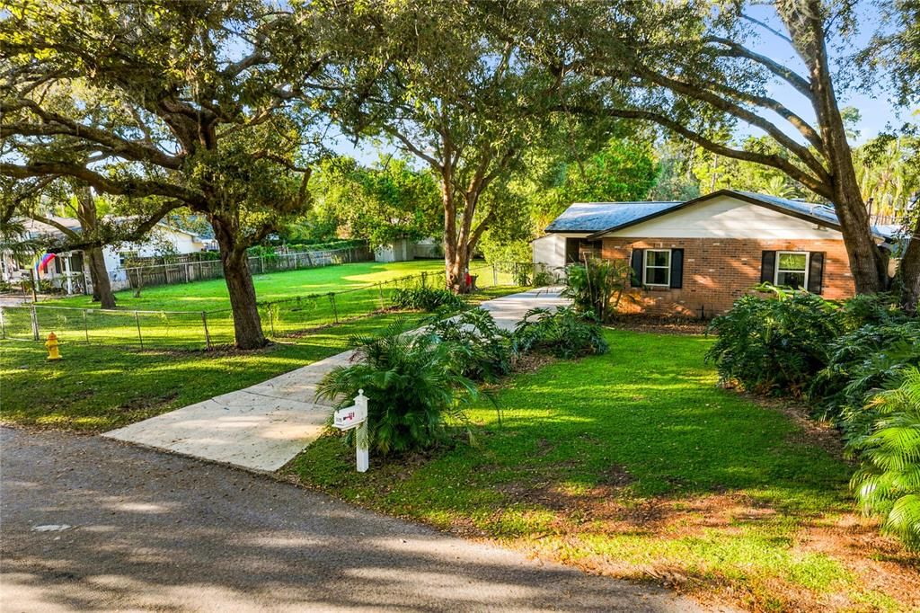 For Sale: $349,000 (3 beds, 2 baths, 1280 Square Feet)