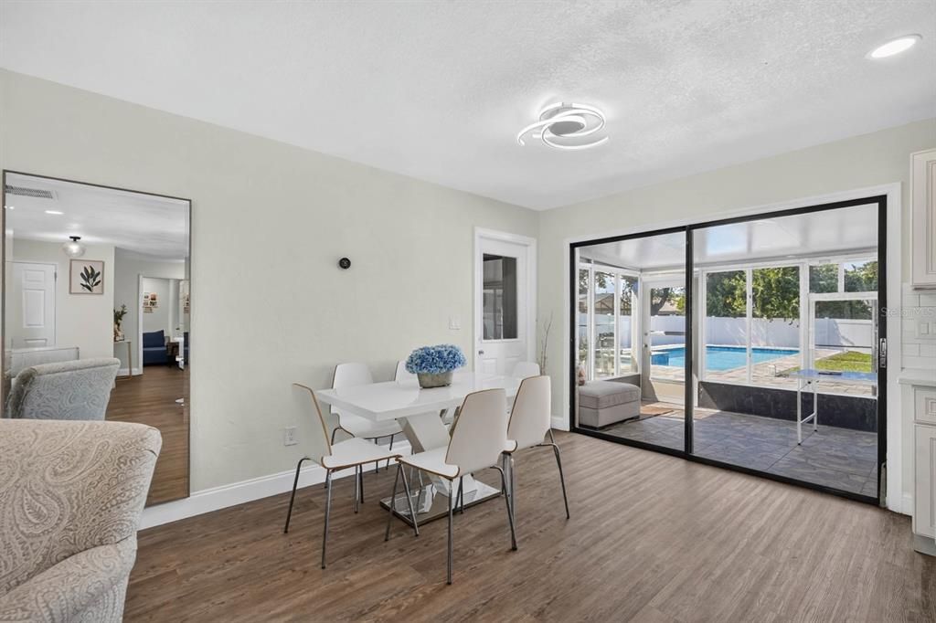En Venta: $389,900 (3 camas, 2 baños, 1338 Pies cuadrados)