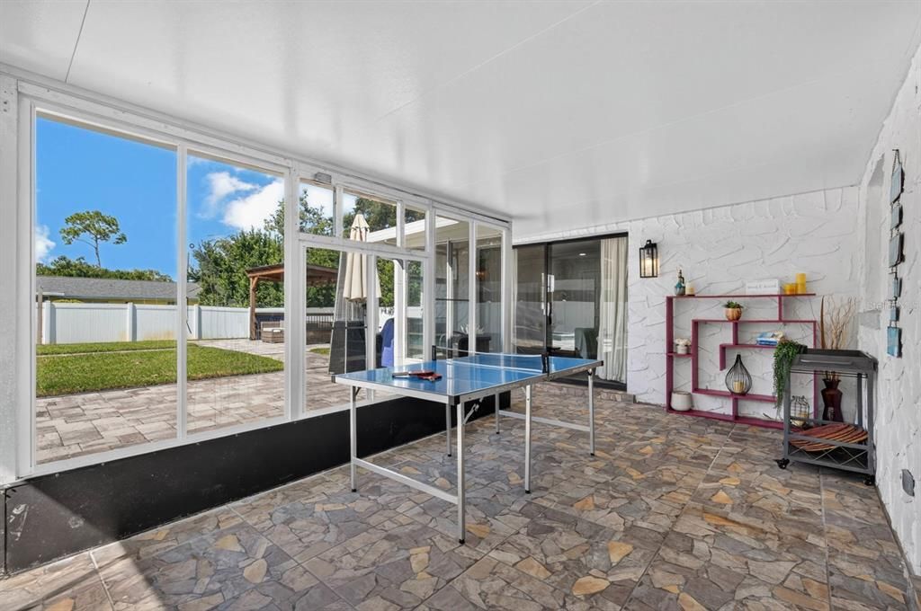 En Venta: $389,900 (3 camas, 2 baños, 1338 Pies cuadrados)