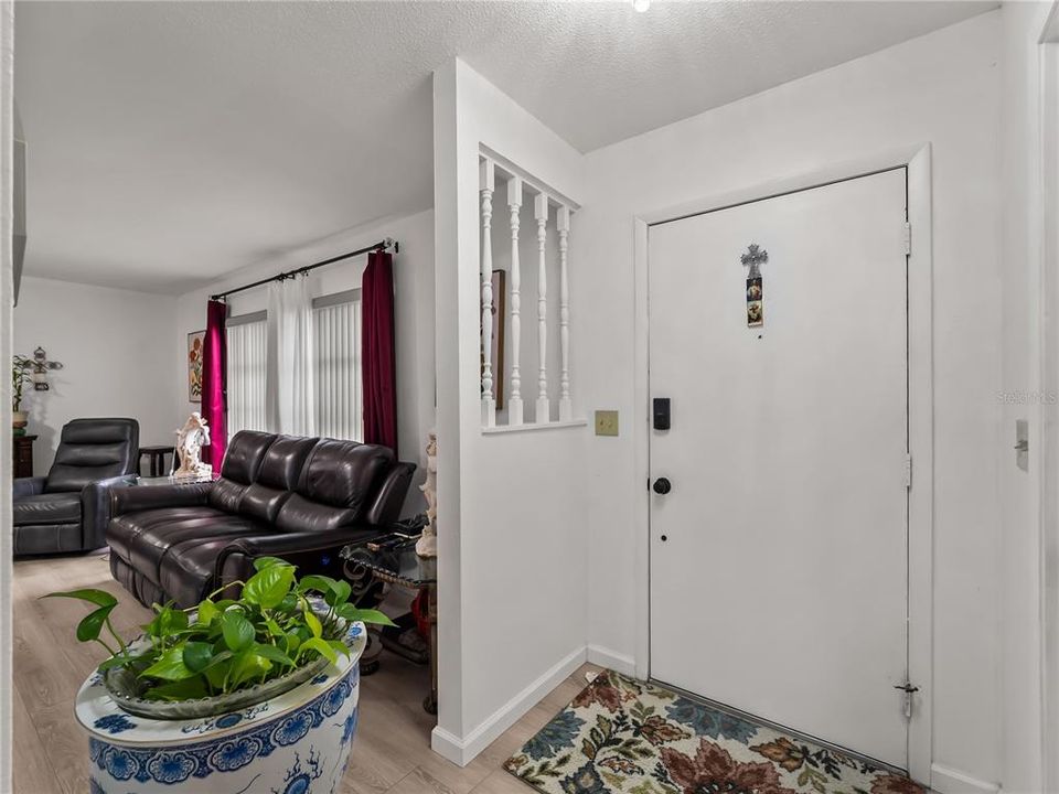 For Sale: $229,900 (2 beds, 2 baths, 1022 Square Feet)