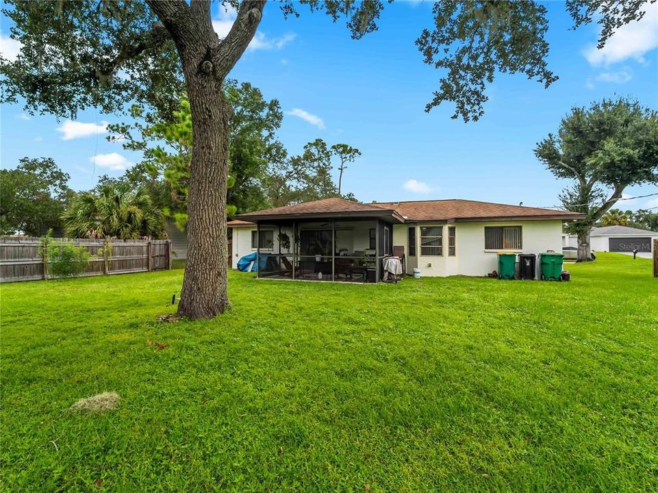 For Sale: $229,900 (2 beds, 2 baths, 1022 Square Feet)