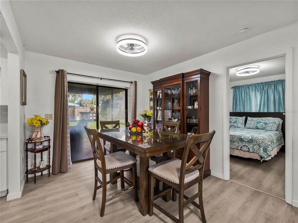 For Sale: $229,900 (2 beds, 2 baths, 1022 Square Feet)