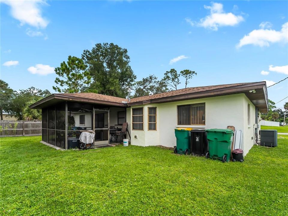 For Sale: $229,900 (2 beds, 2 baths, 1022 Square Feet)