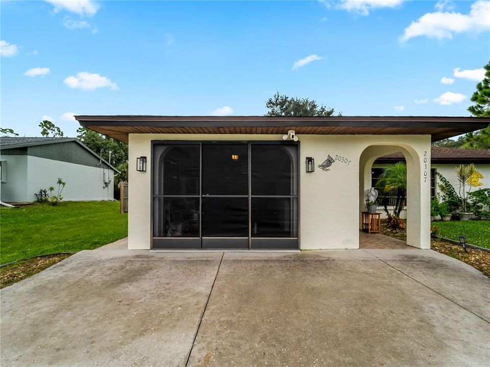For Sale: $229,900 (2 beds, 2 baths, 1022 Square Feet)