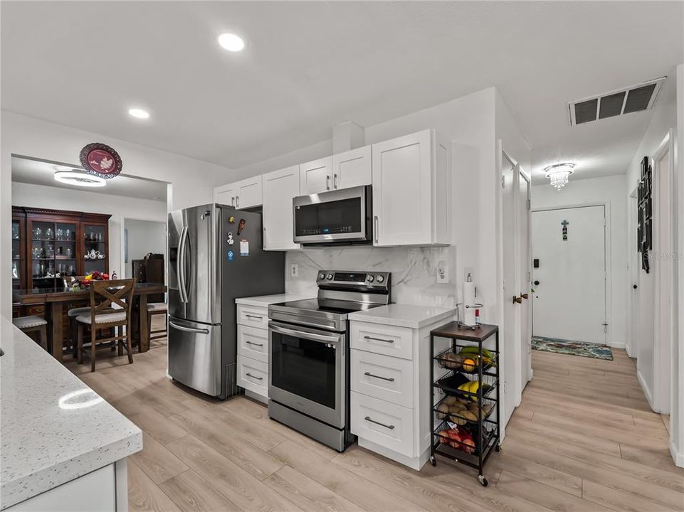 For Sale: $229,900 (2 beds, 2 baths, 1022 Square Feet)
