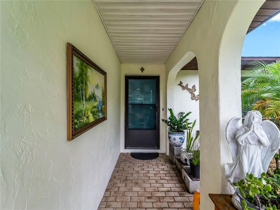For Sale: $229,900 (2 beds, 2 baths, 1022 Square Feet)