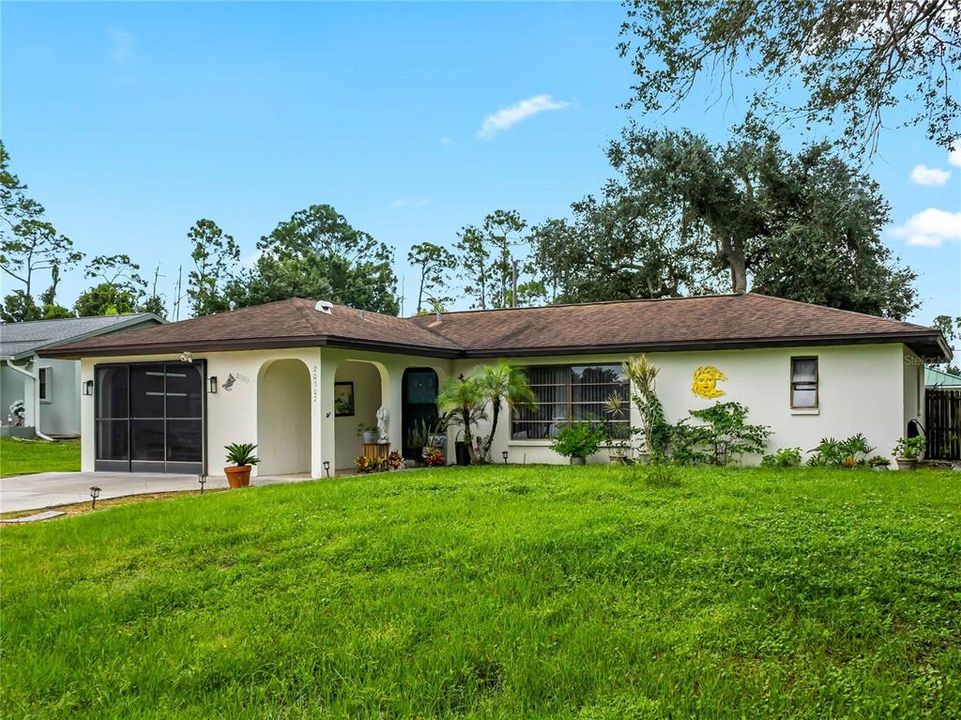 For Sale: $229,900 (2 beds, 2 baths, 1022 Square Feet)