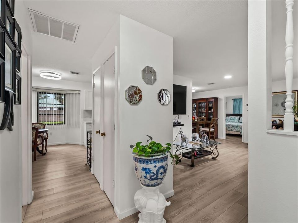 For Sale: $229,900 (2 beds, 2 baths, 1022 Square Feet)