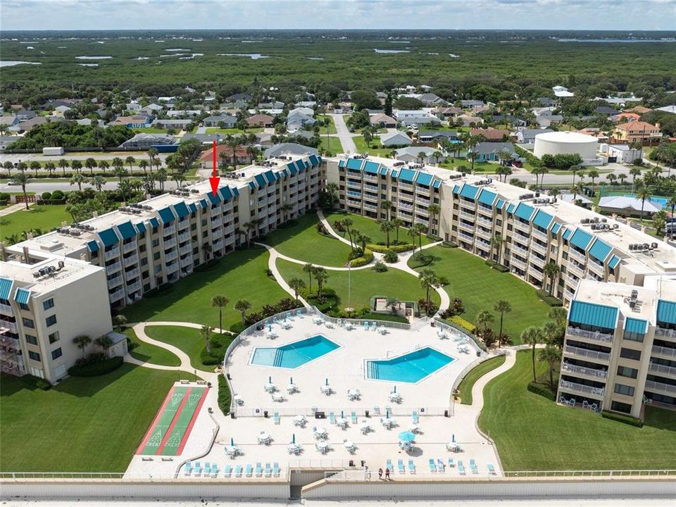 For Sale: $425,000 (1 beds, 2 baths, 928 Square Feet)