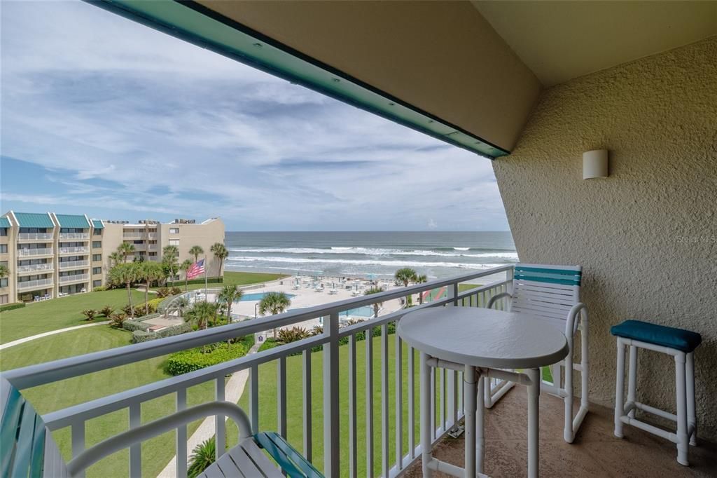 For Sale: $425,000 (1 beds, 2 baths, 928 Square Feet)