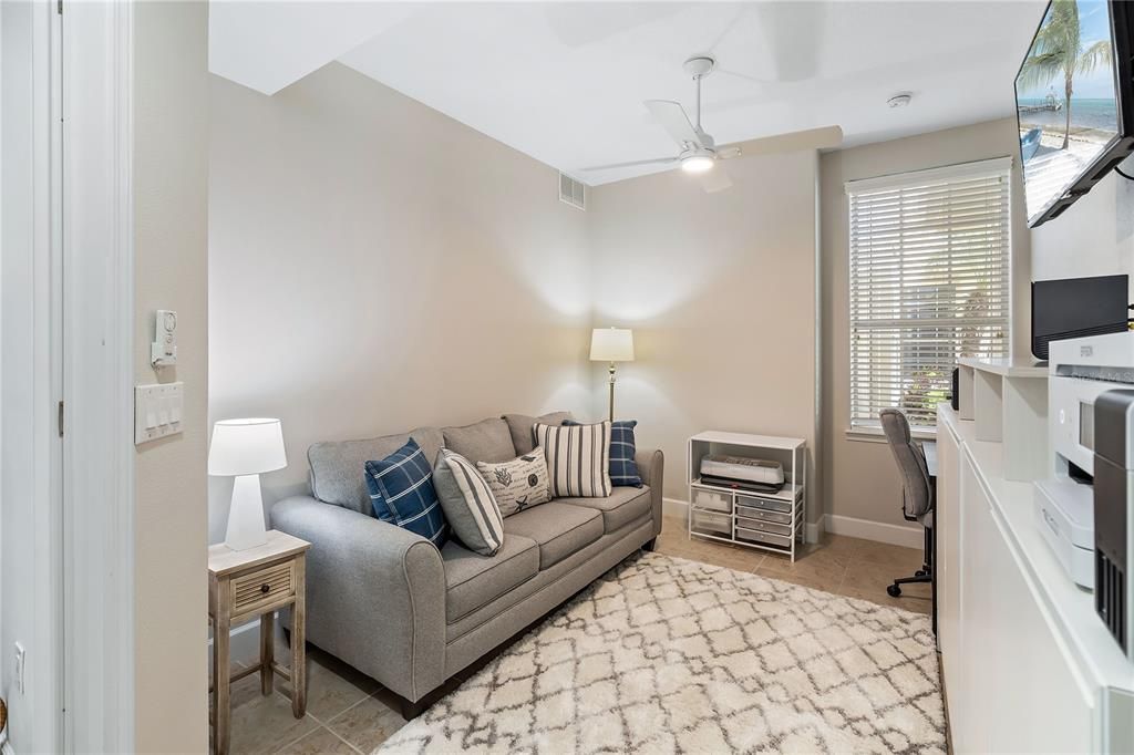 En Venta: $385,000 (2 camas, 2 baños, 1557 Pies cuadrados)