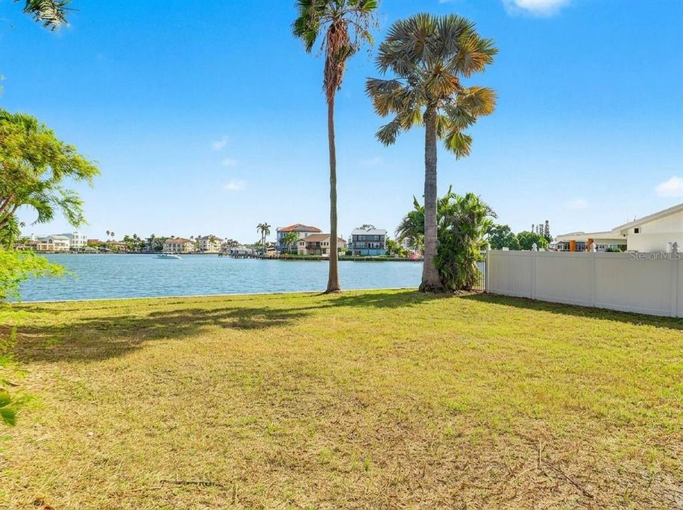 For Sale: $699,000 (0.13 acres)