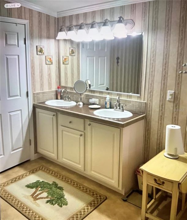For Sale: $249,500 (3 beds, 2 baths, 1950 Square Feet)