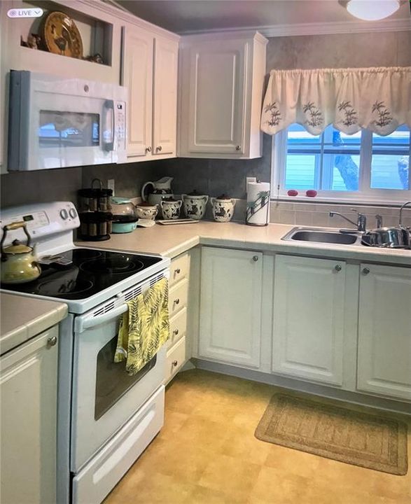 For Sale: $249,500 (3 beds, 2 baths, 1950 Square Feet)