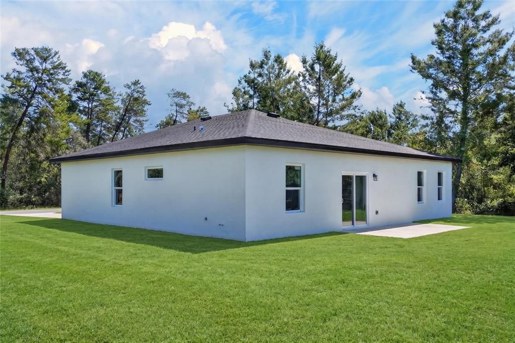 На продажу: $304,900 (4 спален, 2 ванн, 1833 Квадратных фут)