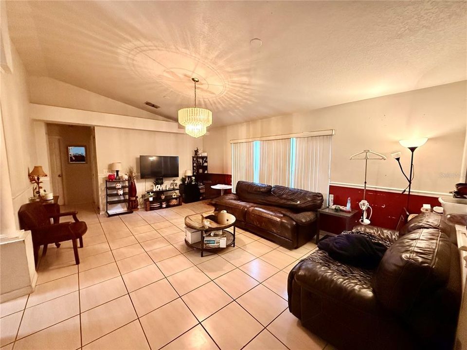 En Venta: $380,000 (3 camas, 2 baños, 1546 Pies cuadrados)