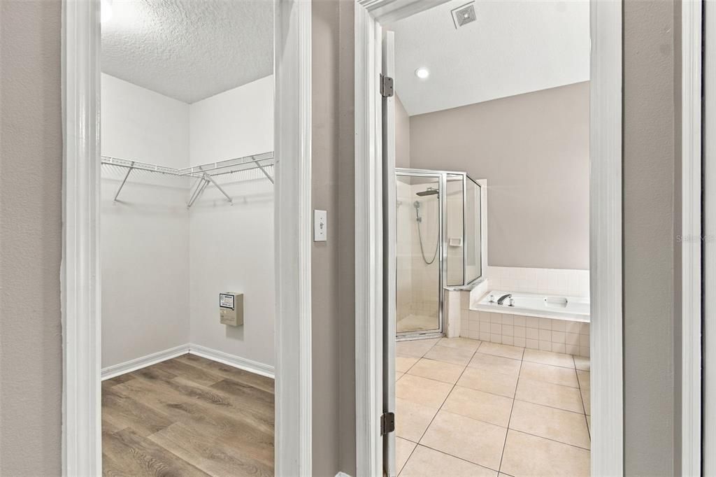 На продажу: $459,900 (4 спален, 2 ванн, 2005 Квадратных фут)