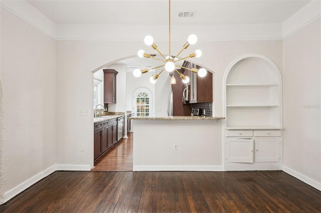 For Sale: $625,000 (2 beds, 2 baths, 1904 Square Feet)