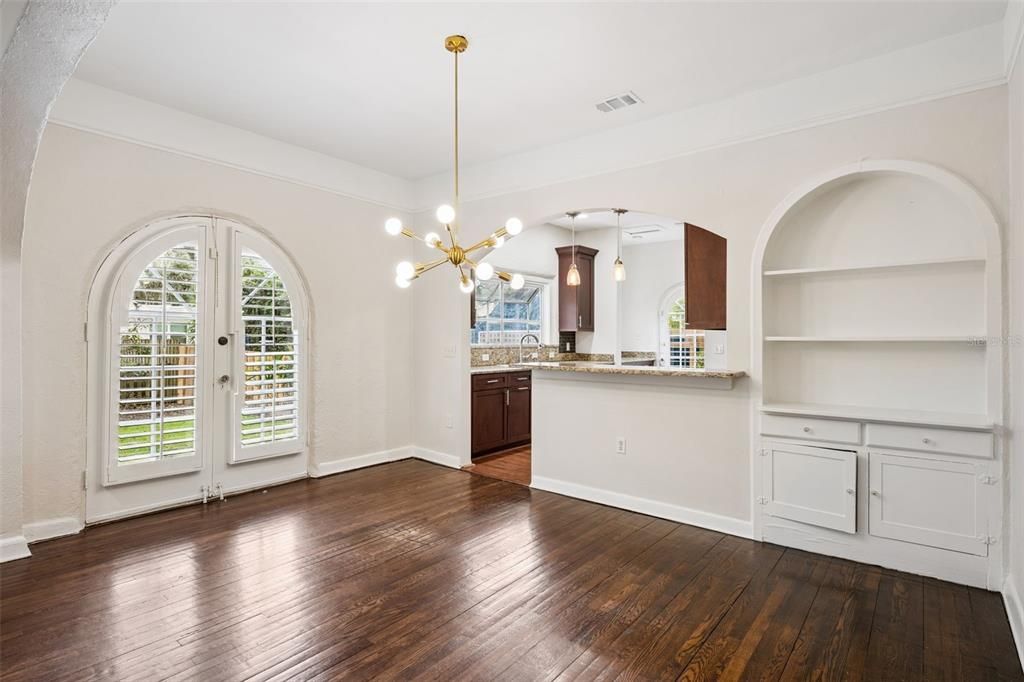 For Sale: $625,000 (2 beds, 2 baths, 1904 Square Feet)