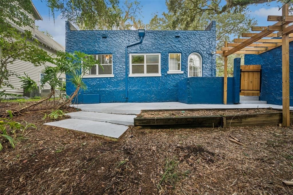 For Sale: $625,000 (2 beds, 2 baths, 1904 Square Feet)