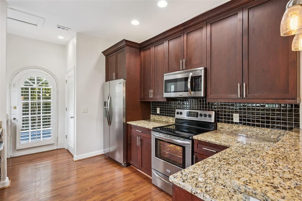 For Sale: $625,000 (2 beds, 2 baths, 1904 Square Feet)