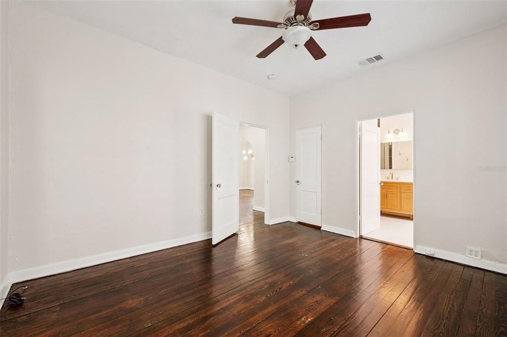 For Sale: $625,000 (2 beds, 2 baths, 1904 Square Feet)