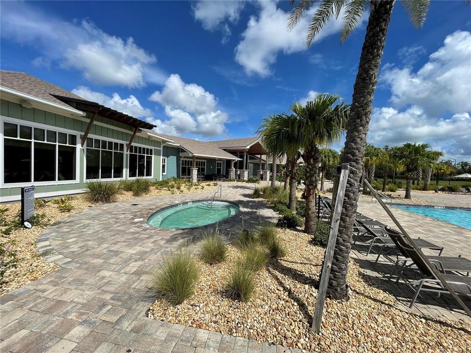 For Rent: $2,700 (3 beds, 2 baths, 1717 Square Feet)