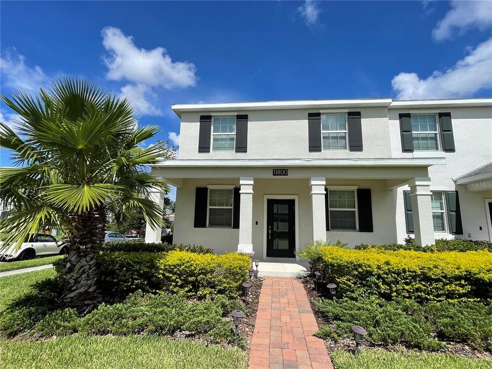 For Rent: $2,700 (3 beds, 2 baths, 1717 Square Feet)