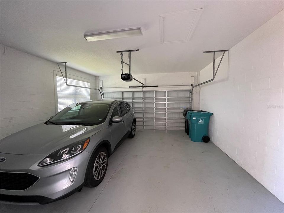 For Rent: $2,700 (3 beds, 2 baths, 1717 Square Feet)