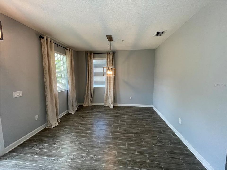 For Rent: $2,700 (3 beds, 2 baths, 1717 Square Feet)