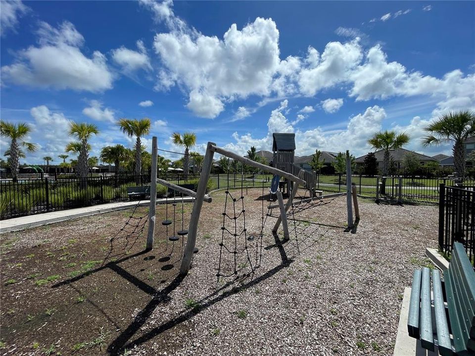 For Rent: $2,700 (3 beds, 2 baths, 1717 Square Feet)