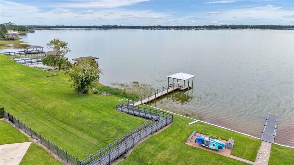 На продажу: $359,999 (3 спален, 2 ванн, 1688 Квадратных фут)