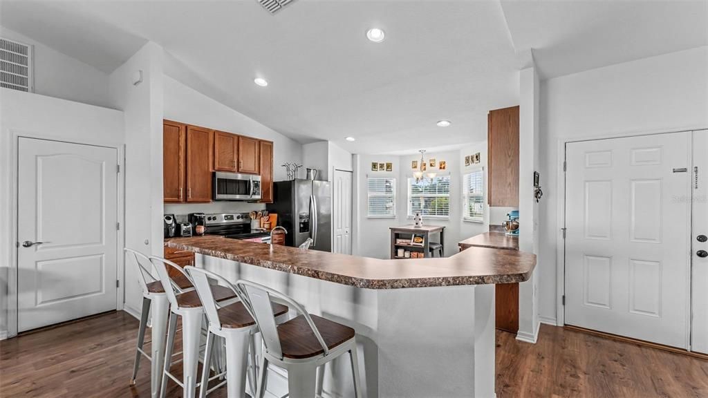 На продажу: $359,999 (3 спален, 2 ванн, 1688 Квадратных фут)